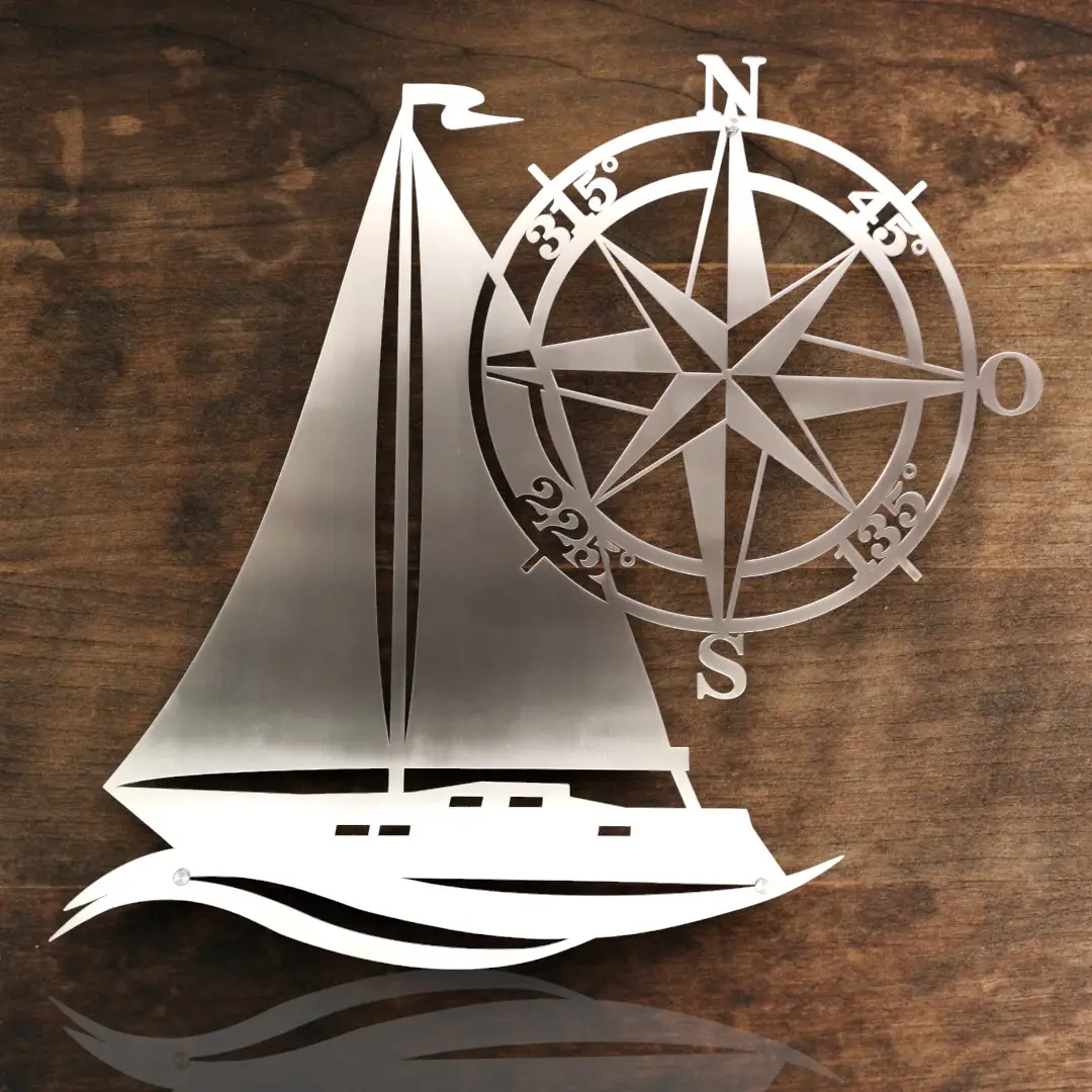 maritime wanddeko metall edelstahl schiff mit kompass vor holz
